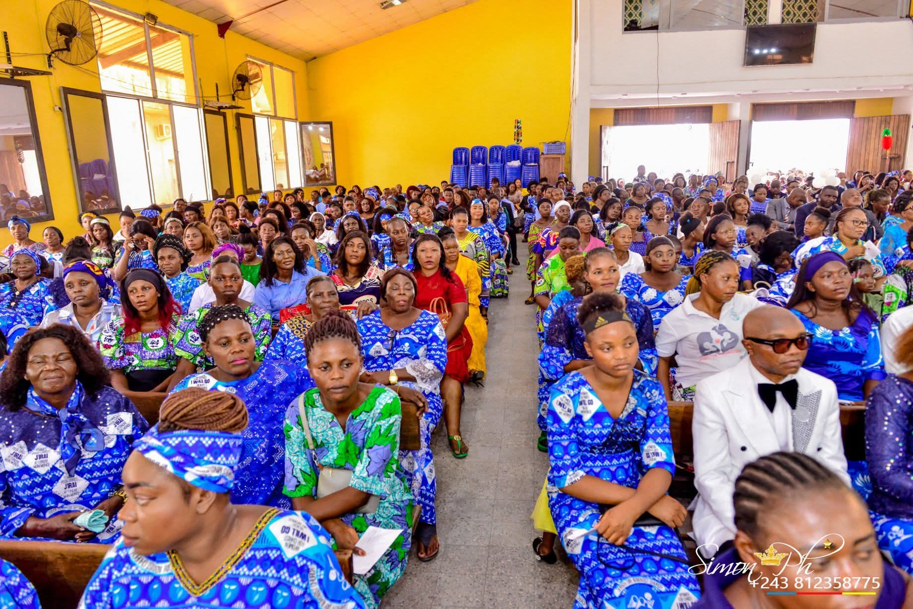Clôture du mois de la femme à Kinshasa : près de 2 000 femmes adventistes mobilisées dans la prière, en présence des autorités politico-administratives et religieuses